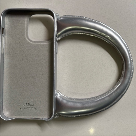 14 PRO MAX CLOUD CASE IN CHROME - Picture 5 of 6